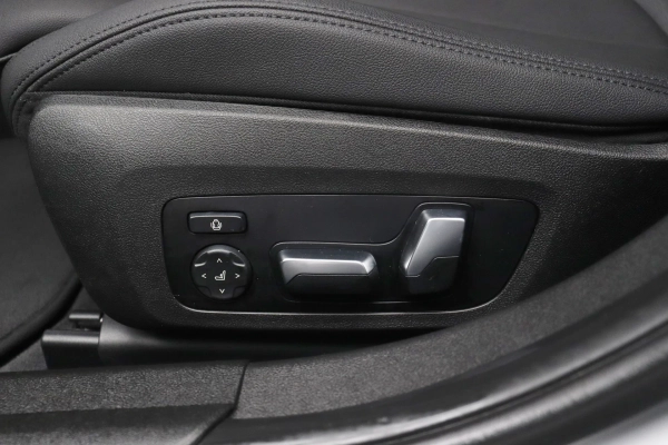 Foto do veiculo BMW 330I SPORT