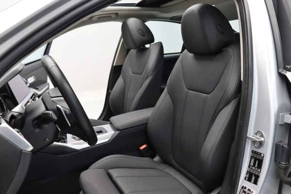 Foto do veiculo BMW 330I SPORT