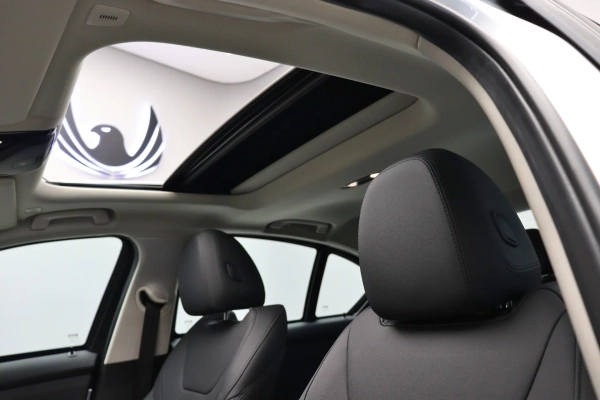 Foto do veiculo BMW 330I SPORT