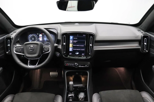 Foto do veiculo VOLVO XC40 T5 RECHARGE R-DESIGN