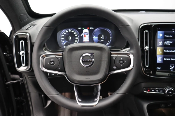 Foto do veiculo VOLVO XC40 T5 RECHARGE R-DESIGN