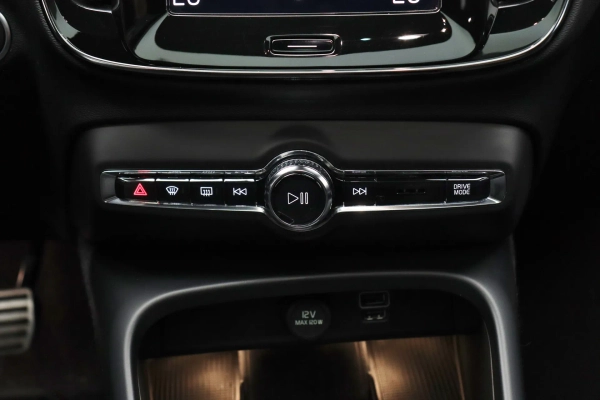 Foto do veiculo VOLVO XC40 T5 RECHARGE R-DESIGN