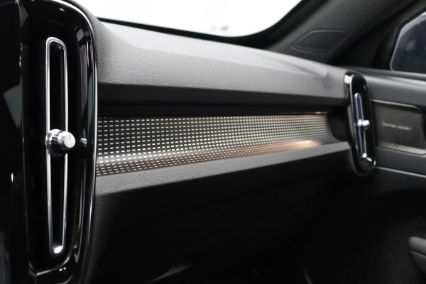 Foto do veiculo VOLVO XC40 T5 RECHARGE R-DESIGN