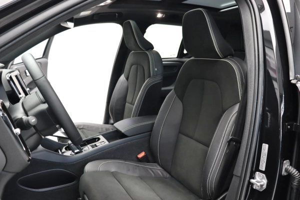 Foto do veiculo VOLVO XC40 T5 RECHARGE R-DESIGN