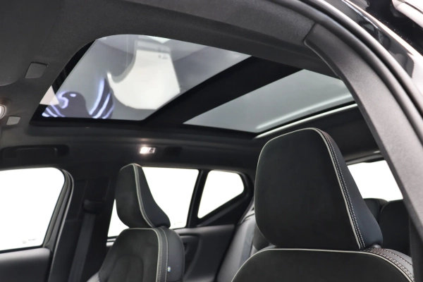 Foto do veiculo VOLVO XC40 T5 RECHARGE R-DESIGN
