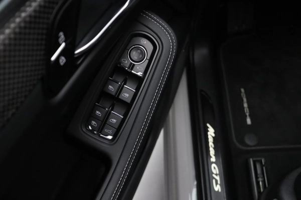 Foto do veiculo PORSCHE MACAN GTS