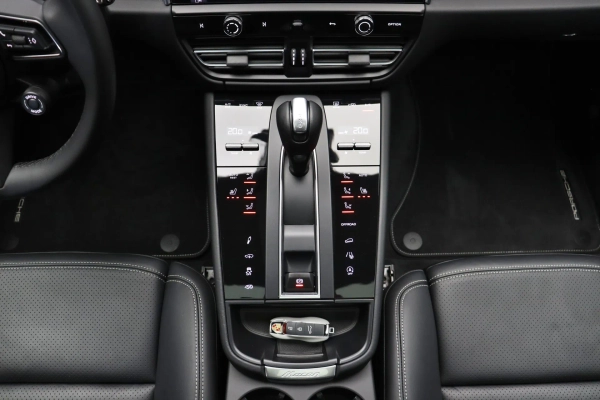Foto do veiculo PORSCHE MACAN GTS