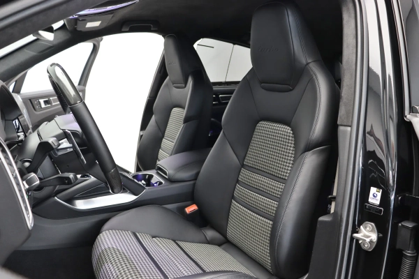Foto do veiculo PORSCHE CAYENNE TURBO COUPé