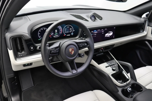 Foto do veiculo PORSCHE CAYENNE E-HYBRID