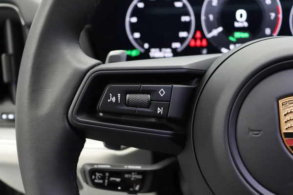Foto do veiculo PORSCHE CAYENNE E-HYBRID