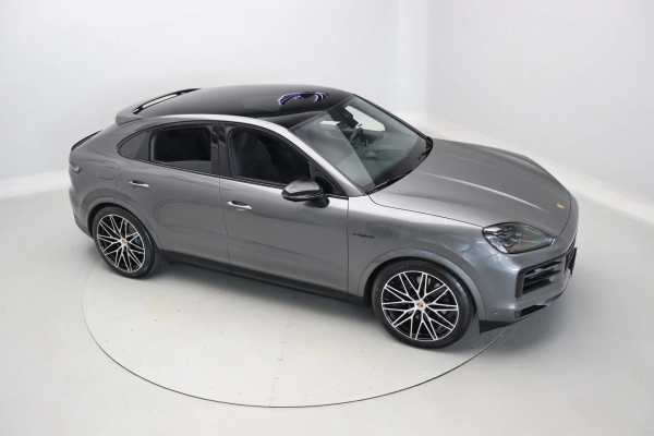 Foto do veiculo PORSCHE CAYENNE COUPé E-HYBRID