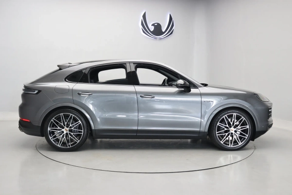 Foto do veiculo PORSCHE CAYENNE COUPé E-HYBRID