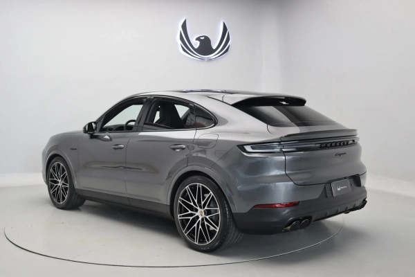 Foto do veiculo PORSCHE CAYENNE COUPé E-HYBRID