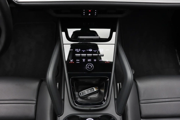 Foto do veiculo PORSCHE CAYENNE COUPé E-HYBRID