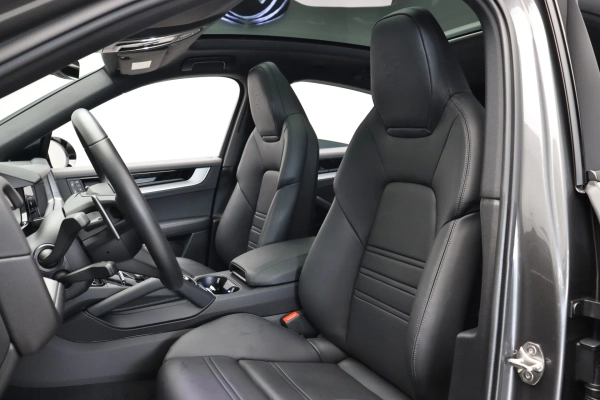 Foto do veiculo PORSCHE CAYENNE COUPé E-HYBRID