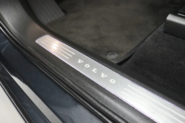 Foto do veiculo VOLVO XC90 T6 INSCRIPTION AWD | 7 LUGARES