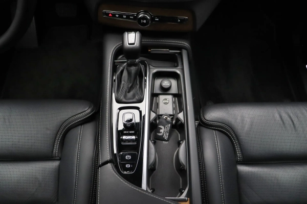 Foto do veiculo VOLVO XC90 T6 INSCRIPTION AWD | 7 LUGARES