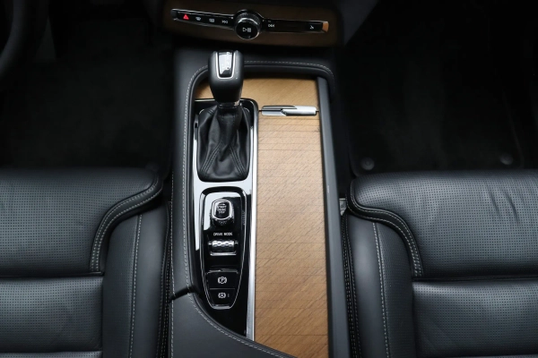 Foto do veiculo VOLVO XC90 T6 INSCRIPTION AWD | 7 LUGARES