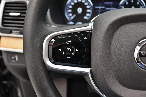 Foto do veiculo VOLVO XC90 T6 INSCRIPTION AWD | 7 LUGARES
