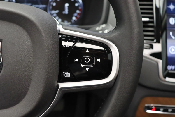 Foto do veiculo VOLVO XC90 T6 INSCRIPTION AWD | 7 LUGARES