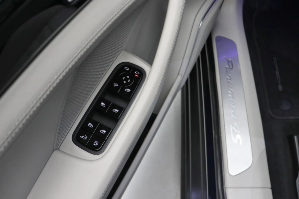 Foto do veiculo PORSCHE PANAMERA 4S E-HYBRID