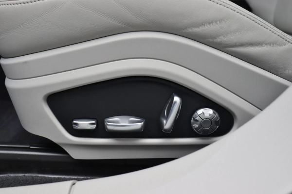 Foto do veiculo PORSCHE PANAMERA 4S E-HYBRID