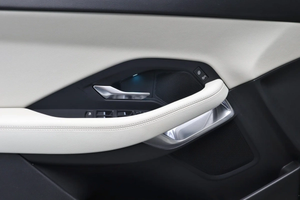 Foto do veiculo JAGUAR E-PACE P250 FLEX S R-DYNAMIC