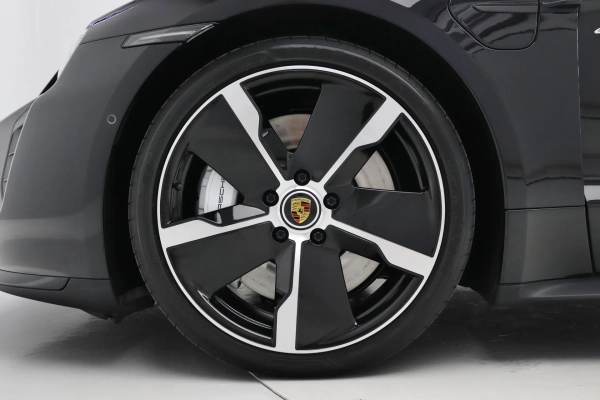 Foto do veiculo PORSCHE TAYCAN TURBO