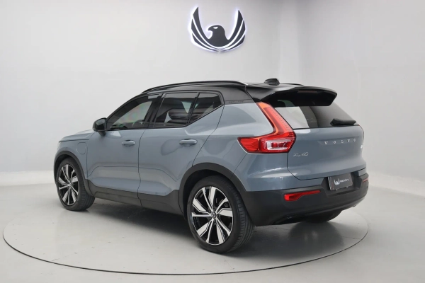 Foto do veiculo VOLVO XC40 T5 RECHARGE R-DESIGN