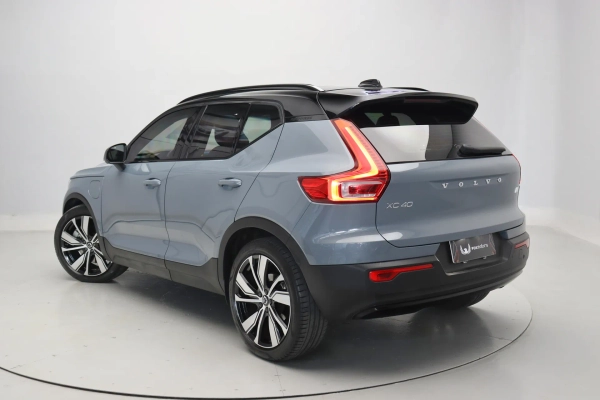 Foto do veiculo VOLVO XC40 T5 RECHARGE R-DESIGN
