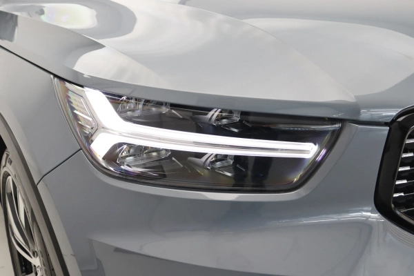 Foto do veiculo VOLVO XC40 T5 RECHARGE R-DESIGN