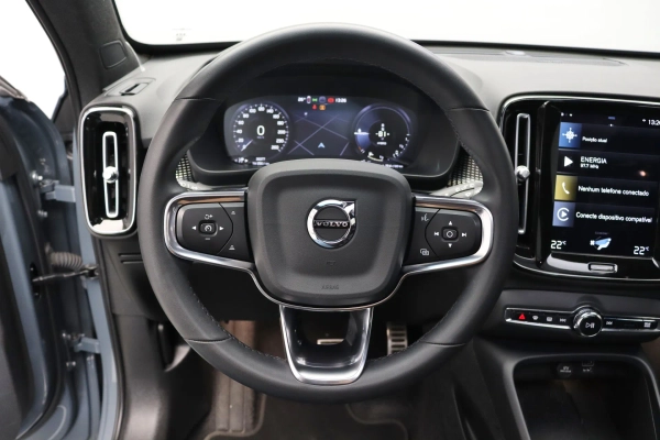 Foto do veiculo VOLVO XC40 T5 RECHARGE R-DESIGN