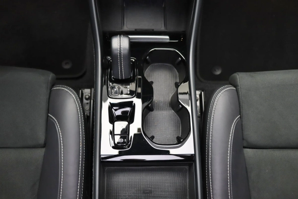 Foto do veiculo VOLVO XC40 T5 RECHARGE R-DESIGN