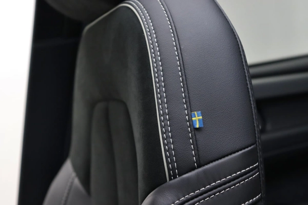 Foto do veiculo VOLVO XC40 T5 RECHARGE R-DESIGN