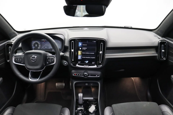Foto do veiculo VOLVO XC40 T5 RECHARGE R-DESIGN