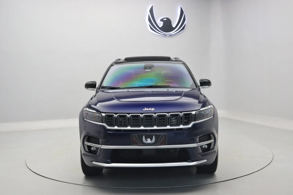 Foto do veiculo JEEP COMMANDER OVERLAND 2.0T 4X4 | 7 LUGARES