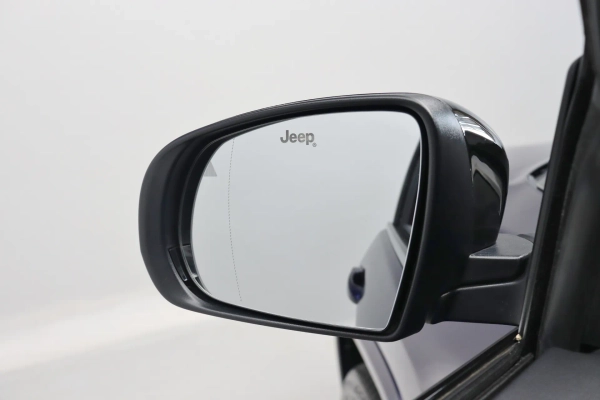 Foto do veiculo JEEP COMMANDER OVERLAND 2.0T 4X4 | 7 LUGARES