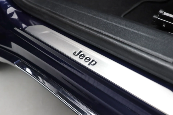 Foto do veiculo JEEP COMMANDER OVERLAND 2.0T 4X4 | 7 LUGARES