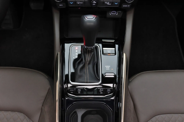 Foto do veiculo JEEP COMMANDER OVERLAND 2.0T 4X4 | 7 LUGARES