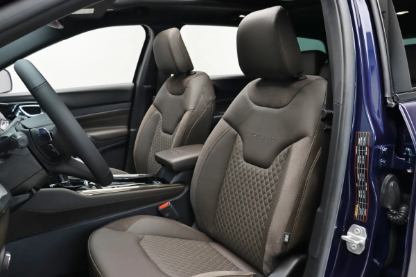 Foto do veiculo JEEP COMMANDER OVERLAND 2.0T 4X4 | 7 LUGARES