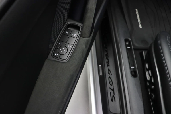 Foto do veiculo PORSCHE 911 CARRERA 4 GTS