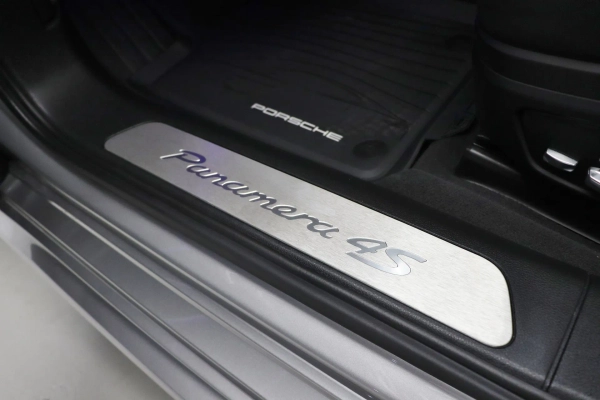 Foto do veiculo PORSCHE PANAMERA 4S E-HYBRID