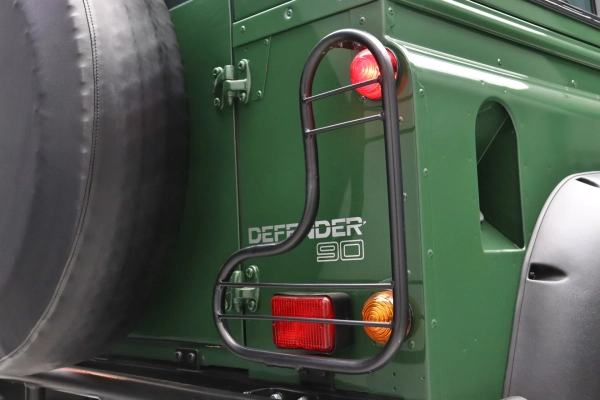 Foto do veiculo LAND ROVER DEFENDER 90 SW