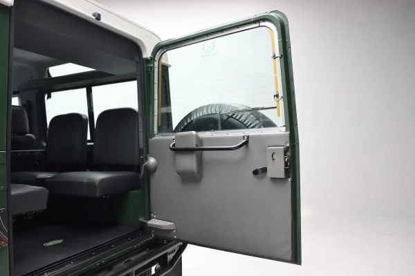 Foto do veiculo LAND ROVER DEFENDER 90 SW
