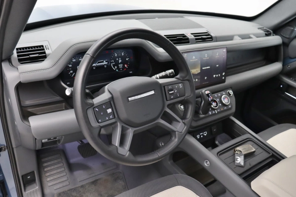 Foto do veiculo LAND ROVER DEFENDER 110 HSE X-DYNAMIC | 7 LUGARES
