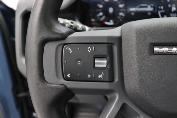 Foto do veiculo LAND ROVER DEFENDER 110 HSE X-DYNAMIC | 7 LUGARES