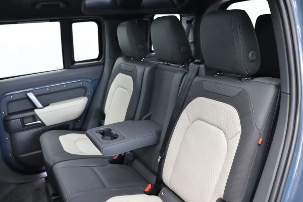Foto do veiculo LAND ROVER DEFENDER 110 HSE X-DYNAMIC | 7 LUGARES