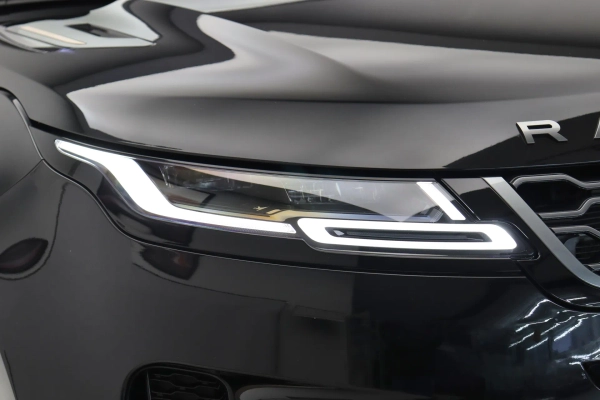 Foto do veiculo LAND ROVER RANGE ROVER EVOQUE P250 HSE R-DYNAMIC