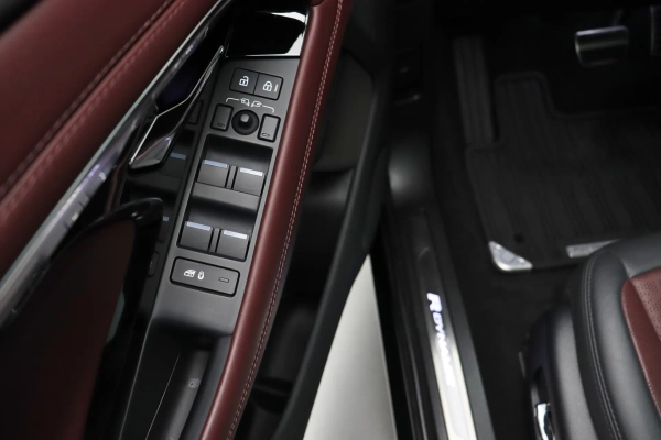 Foto do veiculo LAND ROVER RANGE ROVER EVOQUE P250 HSE R-DYNAMIC