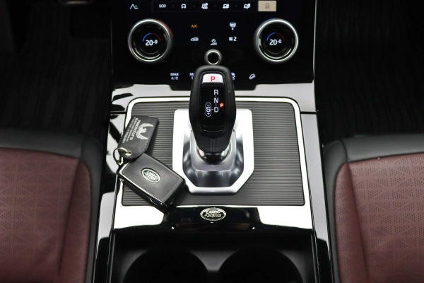 Foto do veiculo LAND ROVER RANGE ROVER EVOQUE P250 HSE R-DYNAMIC